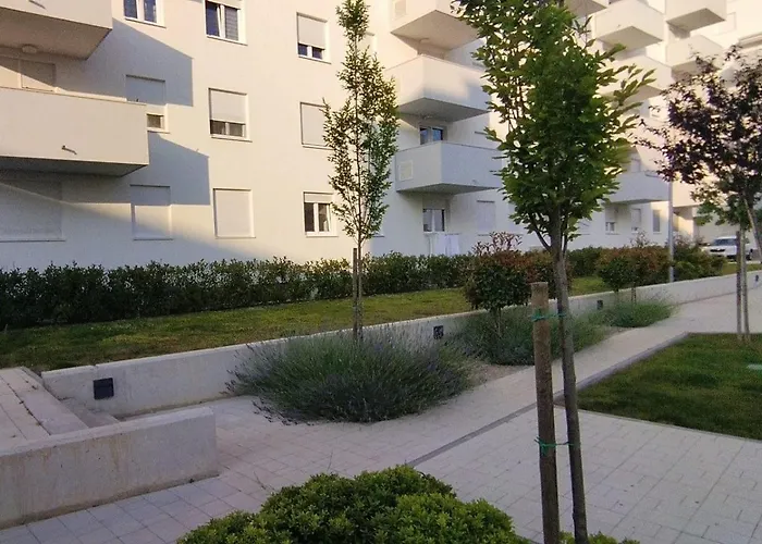 With Parking Space - 21550 Appartement Zadar