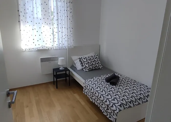 Apartament With Parking Space - 21550 *